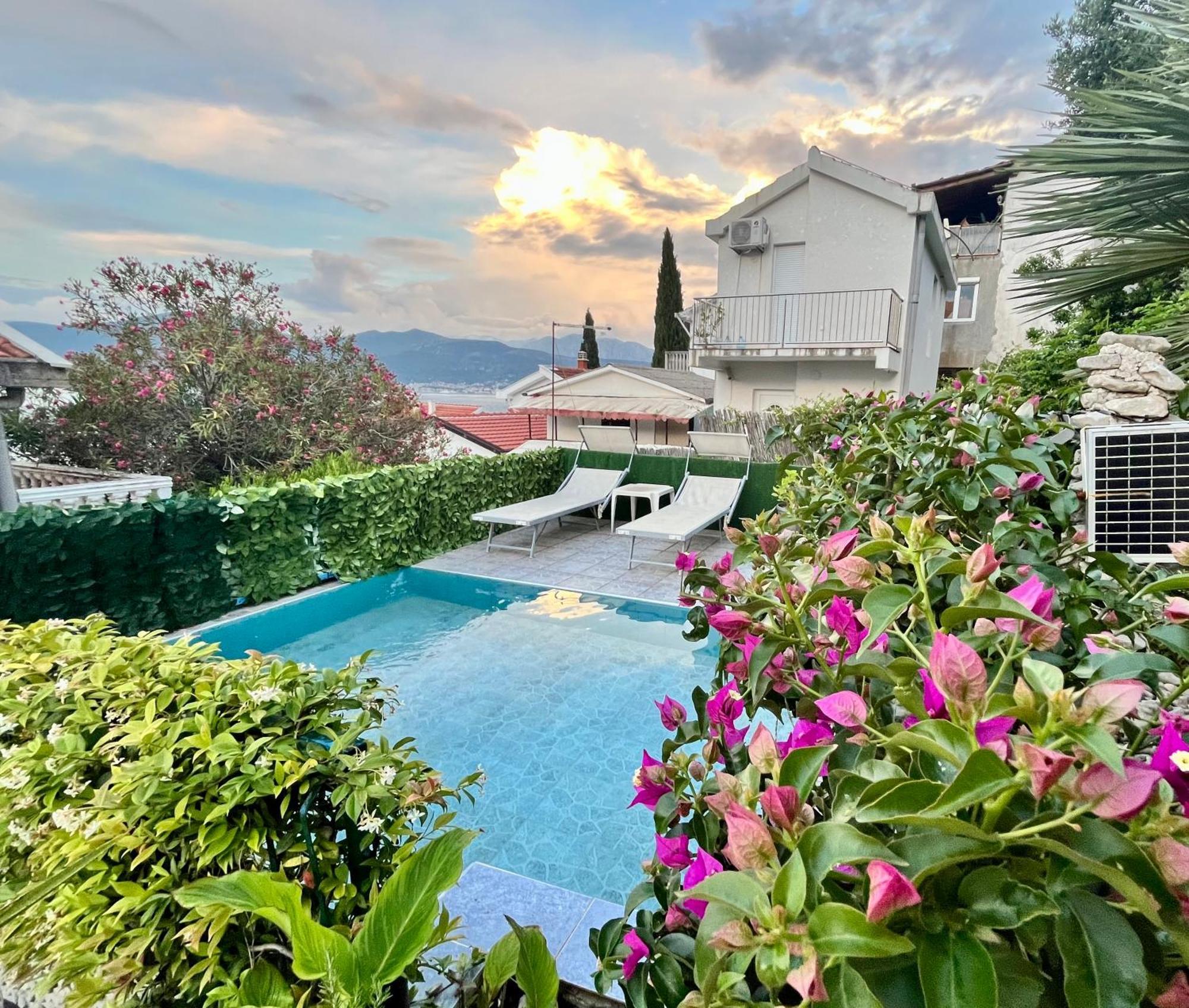 Apartments Obradovic Krasići Dış mekan fotoğraf