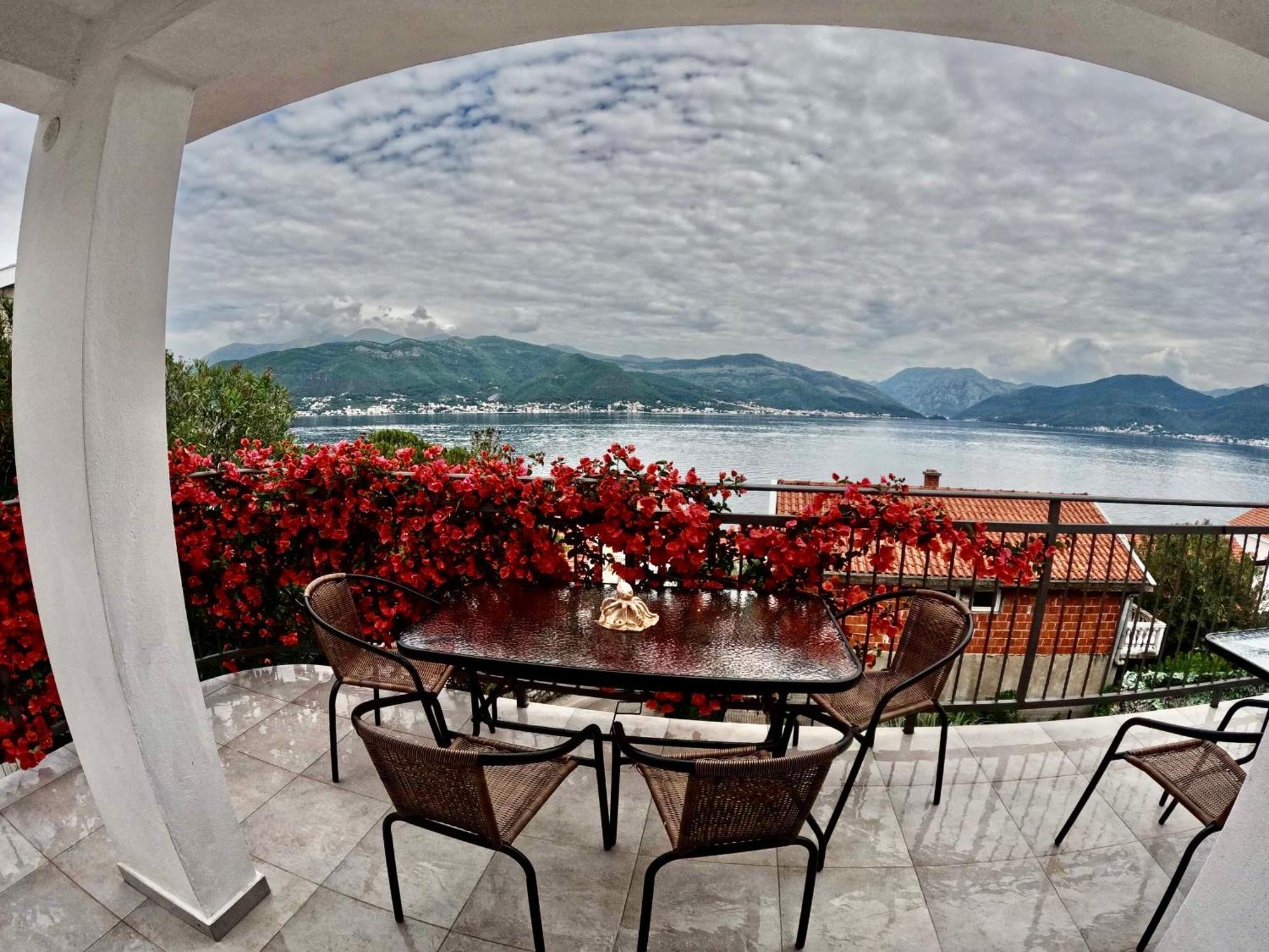 Apartments Obradovic Krasići Dış mekan fotoğraf